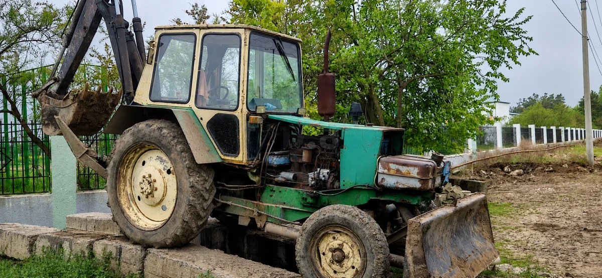 Traktor — K/T texnikası və ehtiyyat hissə, Saatlı