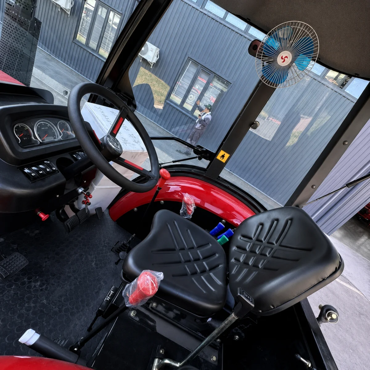 Traktor — K/T texnikası və ehtiyyat hissə, Bakı