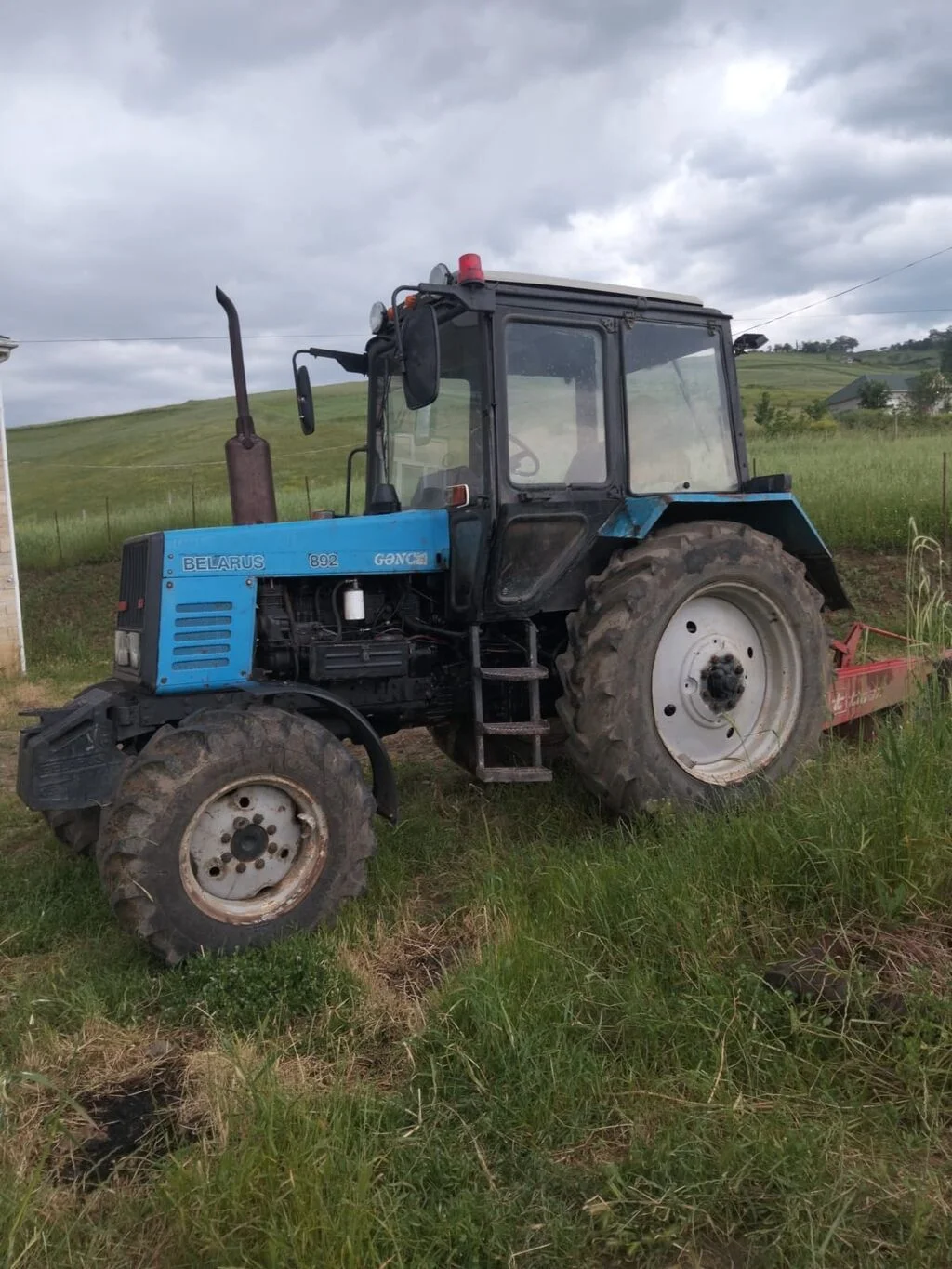 Traktor — K/T texnikası və ehtiyyat hissə, Yardımlı