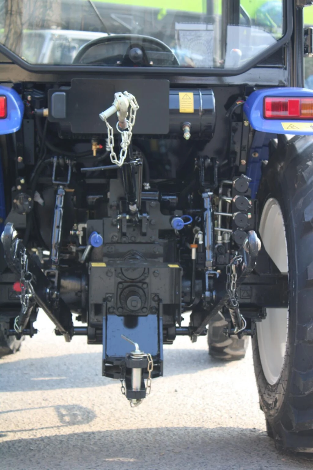 Traktor — K/T texnikası və ehtiyyat hissə, Bakı
