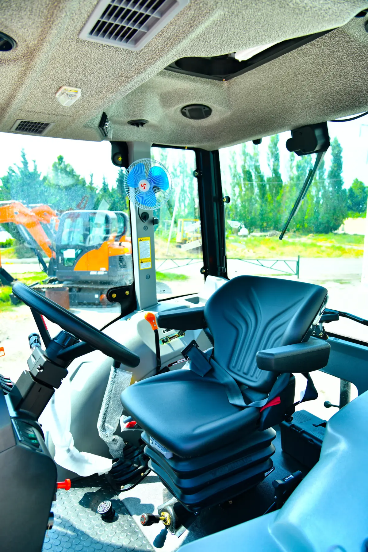 Traktor — K/T texnikası və ehtiyyat hissə, Bakı