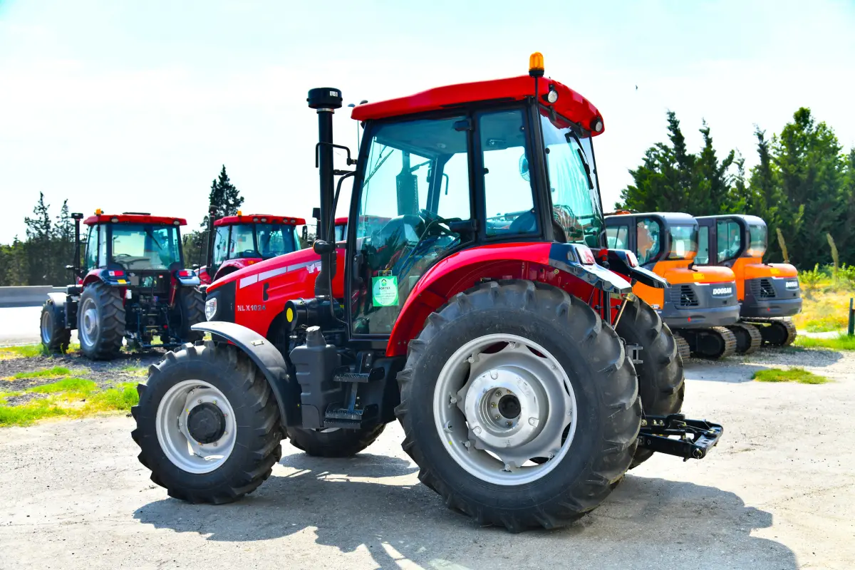 Traktor — K/T texnikası və ehtiyyat hissə, Bakı