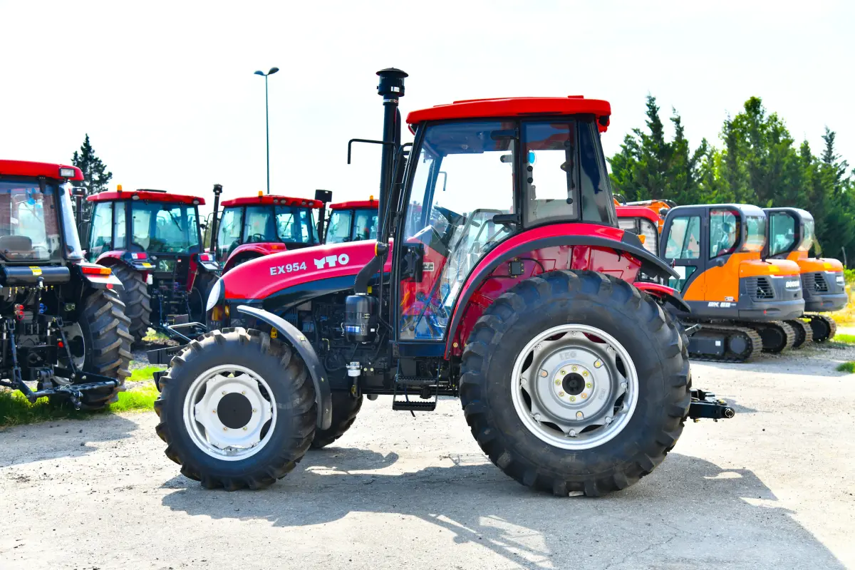Traktor — K/T texnikası və ehtiyyat hissə, Bakı