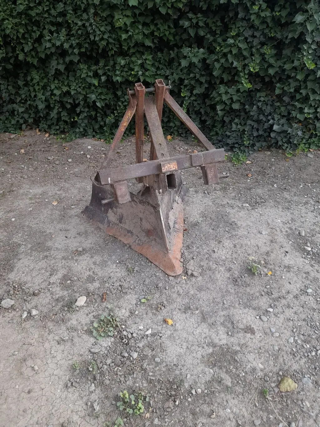 Traktor — K/T texnikası və ehtiyyat hissə, Bərdə