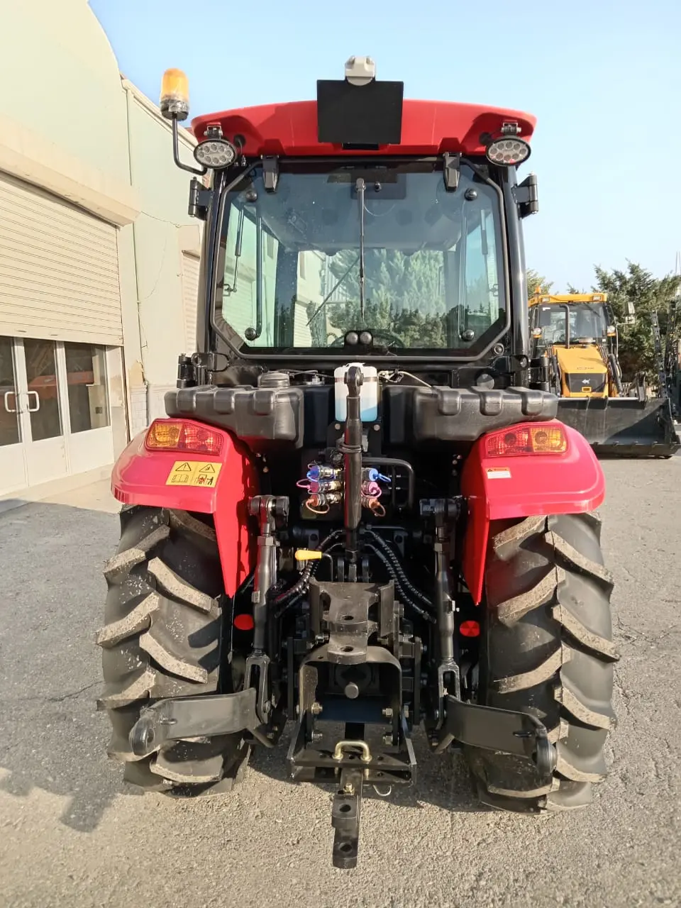 Traktor — K/T texnikası və ehtiyyat hissə, Bakı