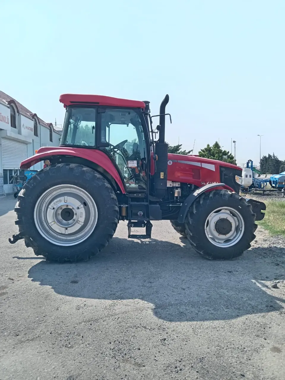 Traktor — K/T texnikası və ehtiyyat hissə, Bakı
