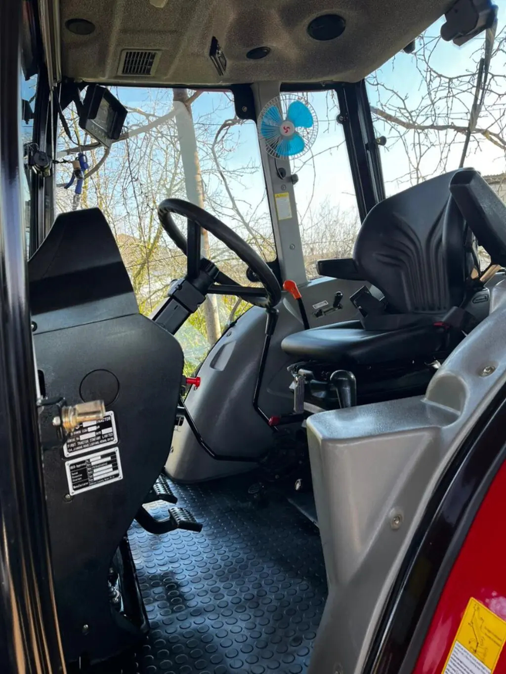 Traktor — K/T texnikası və ehtiyyat hissə, Neftçala