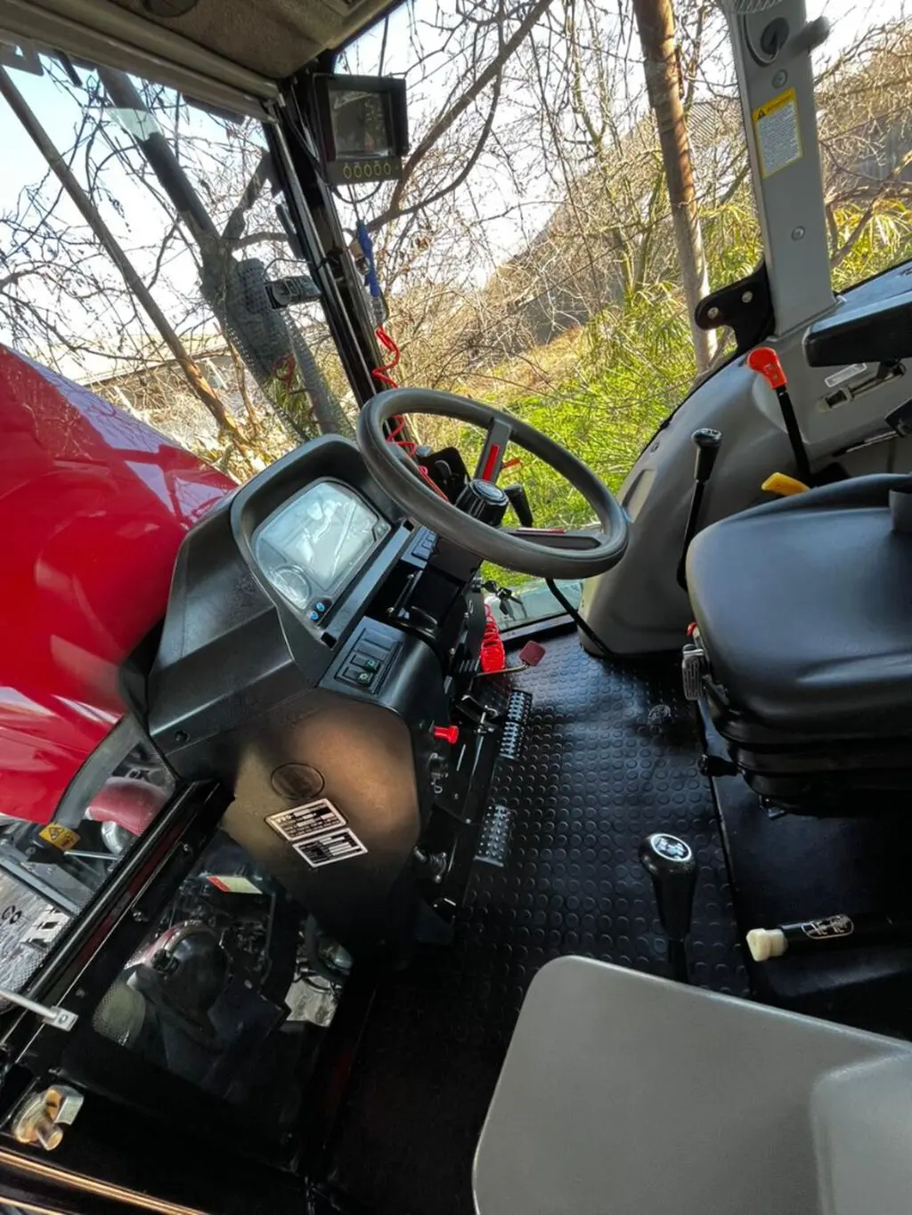 Traktor — K/T texnikası və ehtiyyat hissə, Neftçala