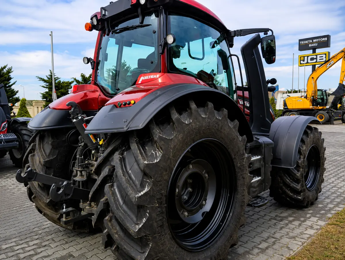 Traktor — K/T texnikası və ehtiyyat hissə, Bakı