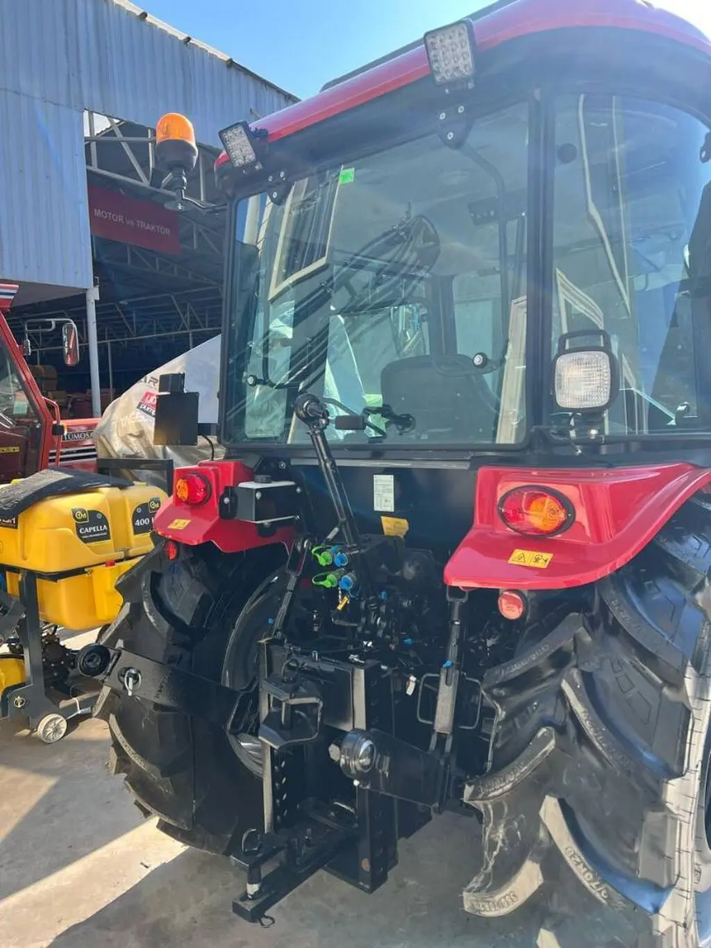 Traktor — K/T texnikası və ehtiyyat hissə, Bakı